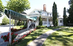 Colonial Inn Harbor Springs Mi 2*